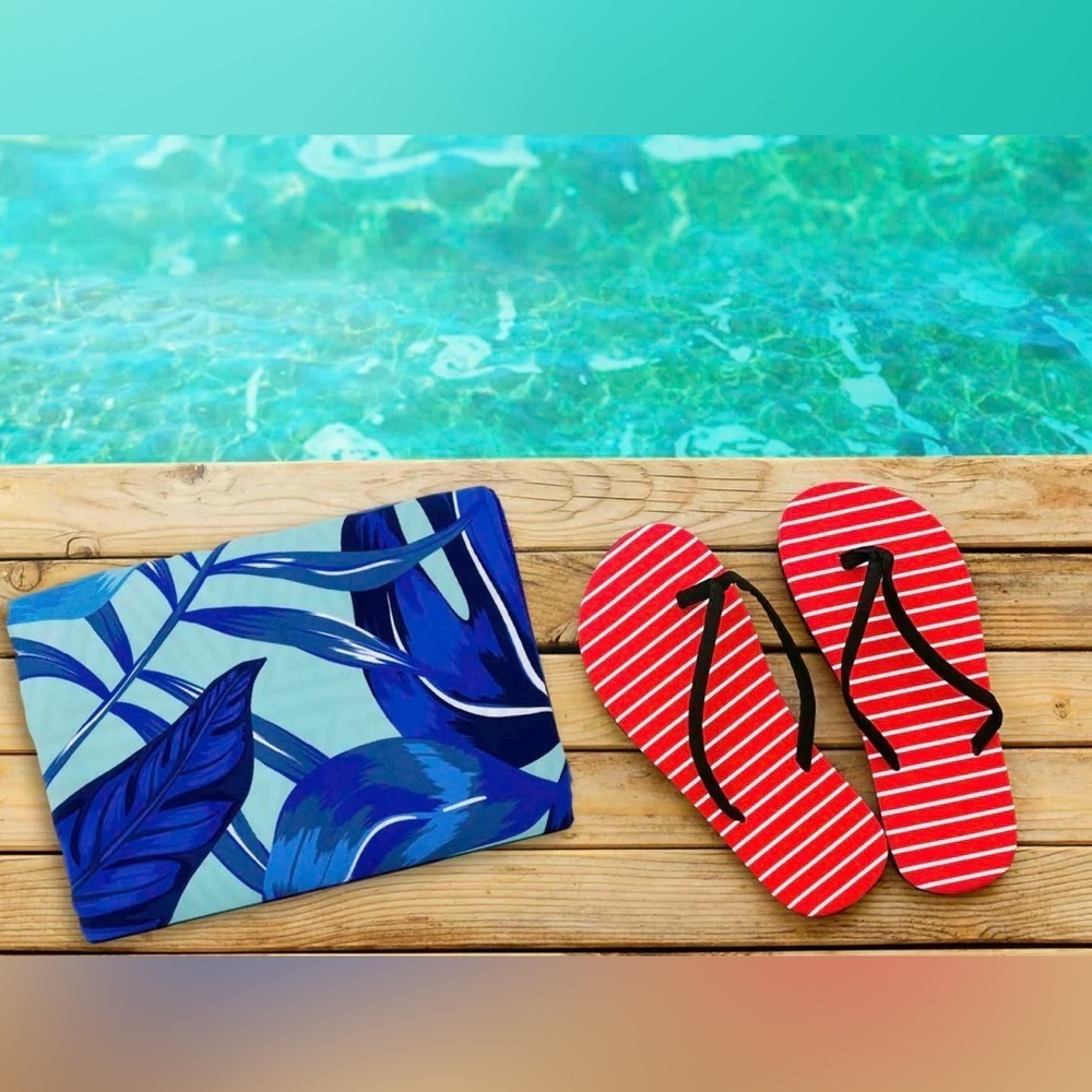 Elite Trend® Palms (78x35 inches) Blue Leaf Print Beach Towel - Picture 3 of 9